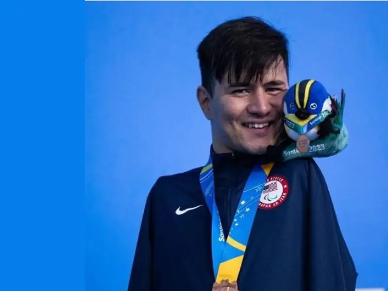 عباس کریمی شناگر معلول افغان، در بازیهای پاراپان امریکا برنده مدال برنز شد 1 عباس کریمی