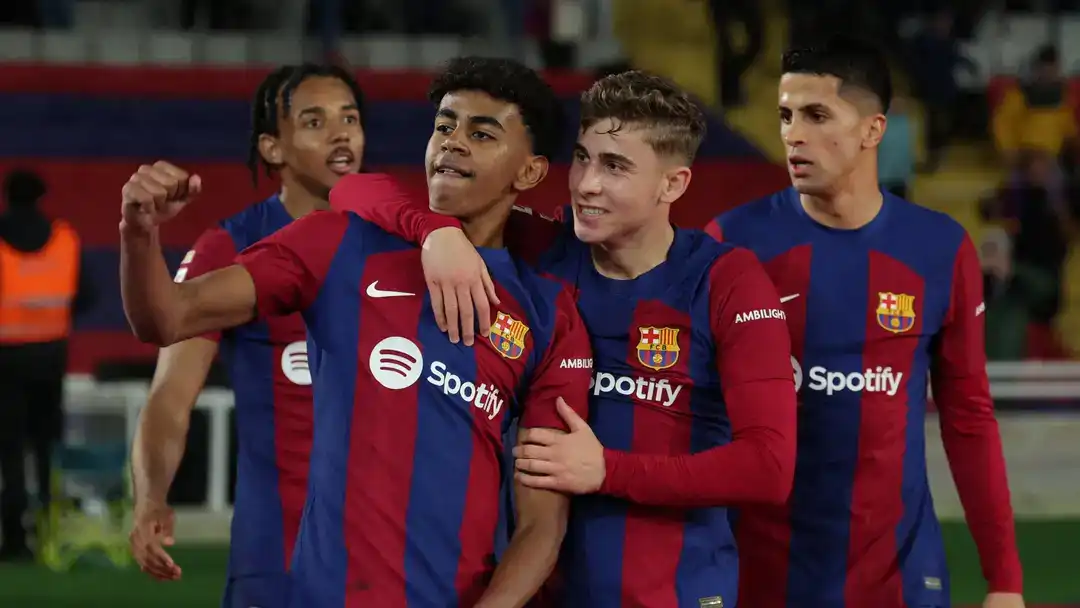 پیروزی بارسا با درخشش الماس ۱۶ساله؛ کلینشیت ترشتگن در چهارصدمین مسابقه 1 بارسلونا