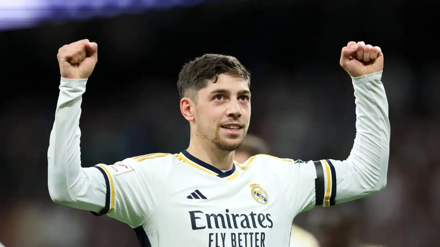 شماره 8 رئال مادرید بر تن والورده؛ جانشین کروس 1 Cross