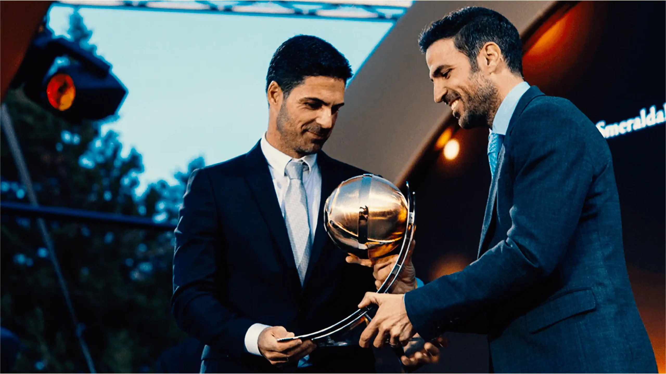 میکل آرتتا و دریافت جایزه بهترین مربی لیگ برتر؛ شاگرد از استادش سبقت میگیرد! 1 Mikel Arteta scaled