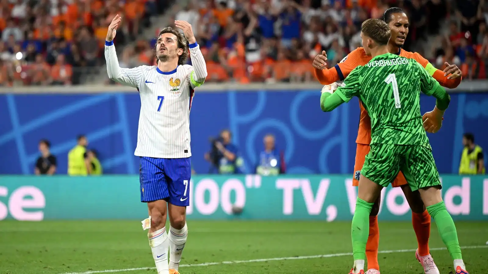 گریزمان: فرصتها به خاطر چند سانتیمتر از دست رفت؛ جای نگرانی نیست 1 France